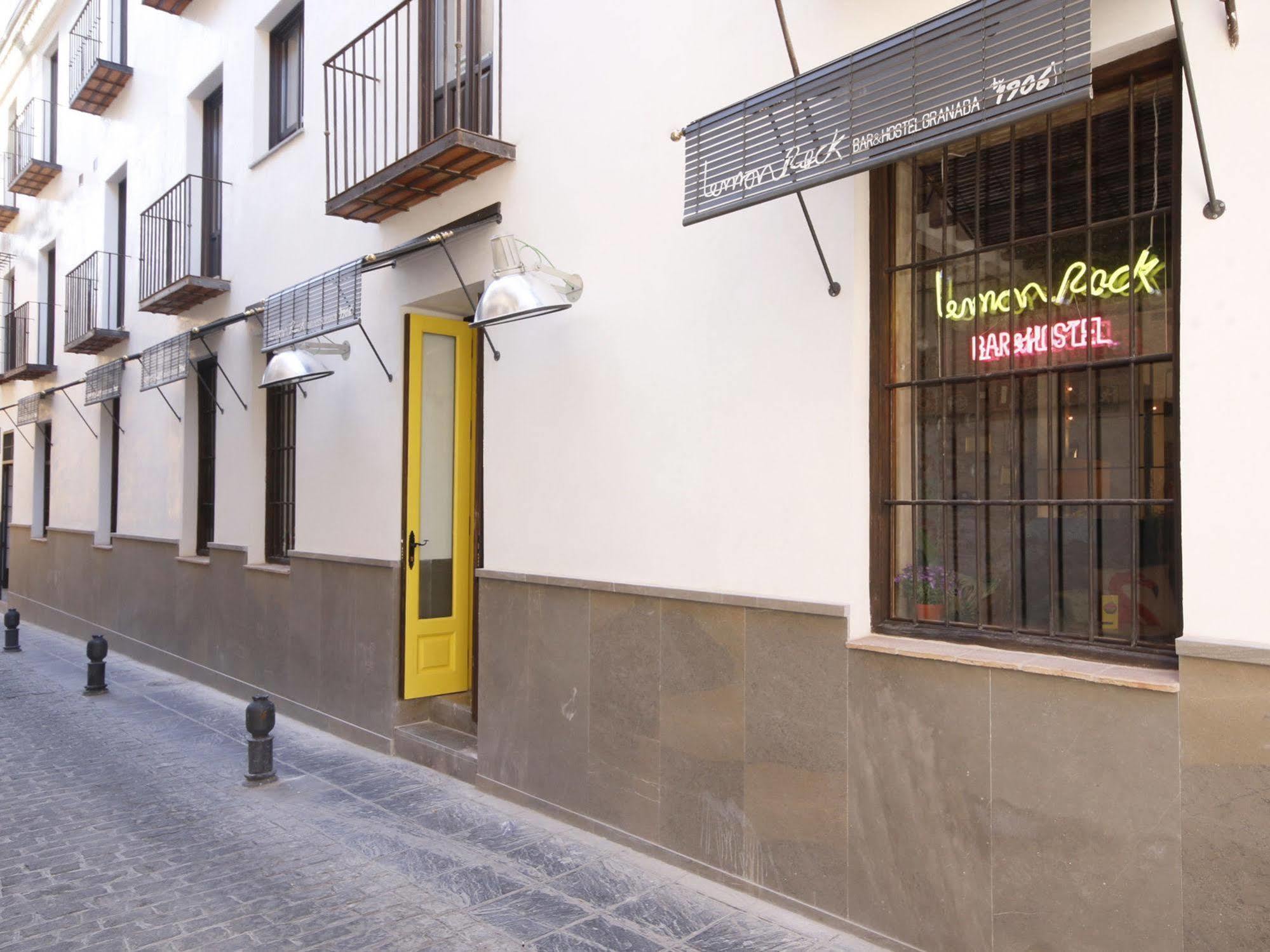 Lemon Rock Hostel Granada Exterior photo